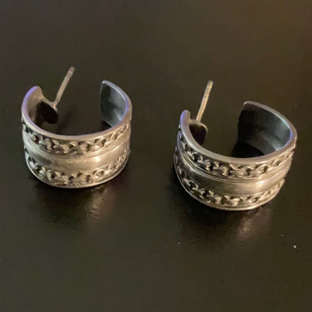 Vintage Sterling Demi Hoop Earrings Pierced 3/4” round 1/2” wide